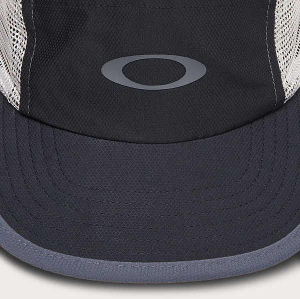 Oakley Latitude Arc Cap Blackout